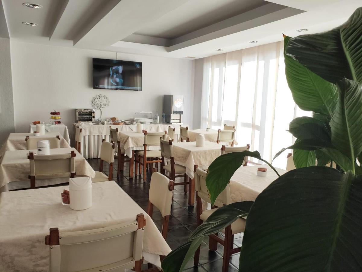 Hotel Galant Венарія-Реале Екстер'єр фото