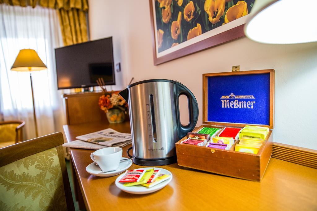 Hotel Galant Венарія-Реале Екстер'єр фото